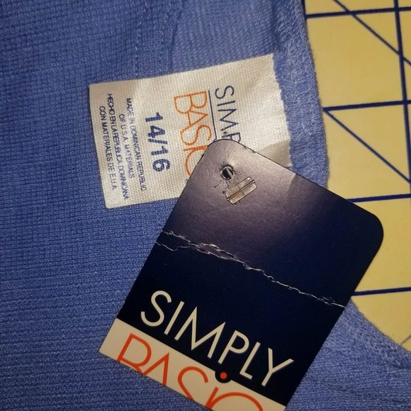 NWT Simply Basic Women's Blue Round Neck Sleeveless Knitted Tank Top Size 14/16 - Picture 4 of 4